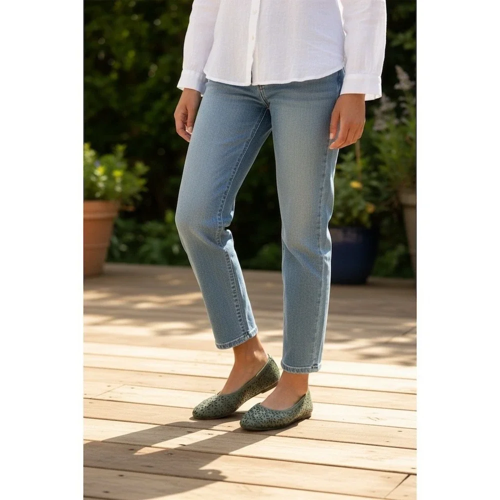 TALBOTS Ansly Perforated Nappa Ballet Flats OLIVE‎ LEAF 6.5M laser cut floral